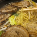 石焼らーめん火山 - 焦がし焼豚麺