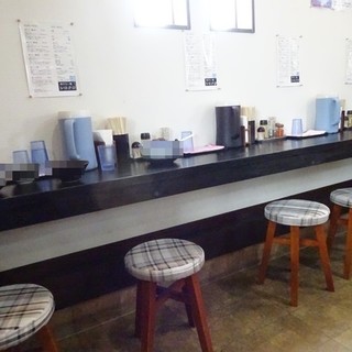 煮干らー麺シロクロ_2