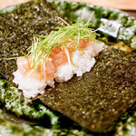 虎白 - 甘エビ海苔巻き