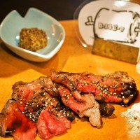 馬刺しと焼き鳥 グルマン三年坂 - 名物料理お肉のかいだん（ローストビーフ）