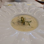 ビストロ ダイア - 新玉ねぎのポタージュ、ホタルイカと春の山菜のソテー入り