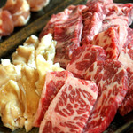 Chiyagyuu Yakiniku Kappou Jeizu En - お得な大皿三種盛り