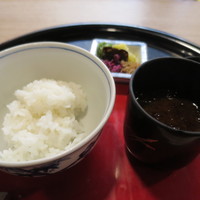 京料理 かじ - ご飯と赤だし
