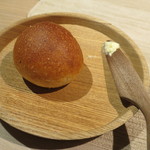 レヴォ - 全粒粉のパン