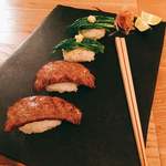 食の円居 なず菜 - 炙り大和牛と芹のお浸しのひと口寿司