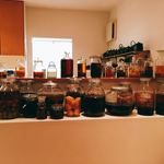 食の円居 なず菜 - なず菜自家製の果実酒の数々