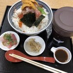 日本橋海鮮丼 つじ半 - 