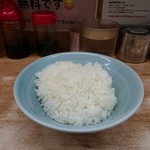 横浜ラーメン 武蔵家  - 終日無料お代わり自由ライスの中ライス