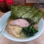横浜ラーメン 武蔵家  - デフォルトラーメン税込650円