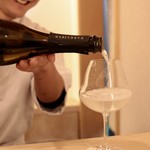 乃り英 - 日本酒：瓶内二次発酵酒「あわ 八海山」/八海醸造