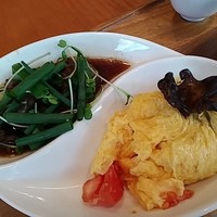 神楽坂 龍公亭 - ランチ。牛すじ煮込み、トマトの玉子炒め