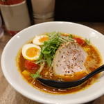 ソラノイロ トンコツ&キノコ - 味玉スパイストンコツソバ