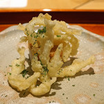 いち太 - 海老芋の道明寺粉揚げ と 白魚の天ぷら
