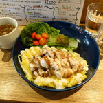 Beer Bar House Of Beer - チキンオーバーライス800円