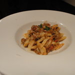 クッチーナ イタリアーナ ガッルーラ - 仔羊もも肉と孟宗筍の白ワイン入りラグー、カバティエッリ