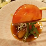 真紡庵 - 角煮　トマトの素揚げ