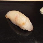 鮨 竜介 - ひらめ
