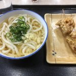 こんぴらや - かけうどん190円 とり天100円
1玉でも玉が大きいねっ