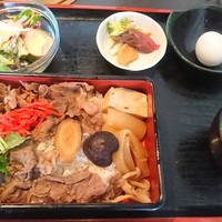 米澤牛DINING べこや - 米沢牛すきやき重 大盛