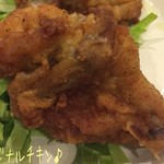 ケンタッキーフライドチキン - オリジナルチキン3P(740円)☆彡
            スパイシィでたまに無性に食べたくなる♪ 香辛料の効いたジューシィなチキンはやっぱり美味しい！大概脂もガッツリだと思うけど、香辛料で美味しく食べれちゃうんだよね〜♪