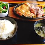 Teppachi Hakkai - チキンステーキ＆牛ハラミ  980円（税別）