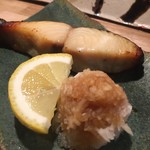 Meshi To Sake Kuchinashi - サワラの西京味噌焼き