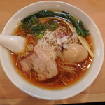 支那蕎麦屋 藤花 - 細麺でまろやかなスープ