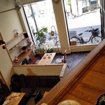 喫茶室・らんぷ - 内観・ランプ2つ見えます