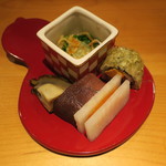 器楽亭 - 唐墨大根 蒸し鮑 白菜のお浸し 玉子とイクラのおぼろ巻き