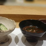 天ぷらあら木 - 漬物・赤だし