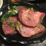 焼肉 ギュービッグ - 