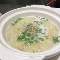 赤坂  華悦樓 - フカヒレと蒸し鶏の土鍋そば
