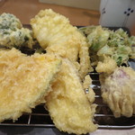 ヤマヤ鮮魚店 弥平 - 上の数点を食べました。