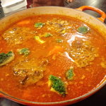 ラヴィリンス - ◆黒毛和牛の自家製ハンバーグ　ラヴィリンスカレースープの煮込み