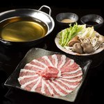 熊本馬刺と純米酒 櫻 - 桜肉のしゃぶしゃぶ