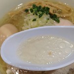 本格中華蕎麦 ゆるぎ - スープ   アップ