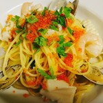 Italian bar Riso - 魚介ととびっこのペペロンチーノ