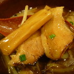 麺や　つるり - モヤシ、メンマ、チャーシューなど