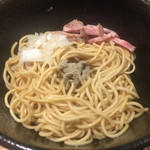 亀戸煮干中華蕎麦 つきひ - 和え玉¥200。
                                味付け済みの替え玉。そのまま食べて良し、あまりスープでつけ麺として食べて良し、なんだって。