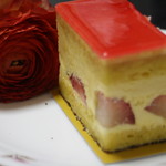 Patisserie Ravi,e relier - フレジェ