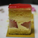 Patisserie Ravi,e relier - フレジェ