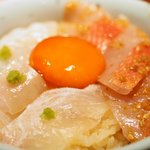 立場割烹 SSAW - 季節のぜいたく御膳 1000円 の金目鯛と寒平目の漬け丼
