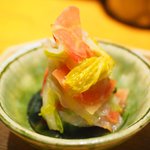 立場割烹 SSAW - 季節のぜいたく御膳 1000円 の塩麹のお新香(白菜と人参)
