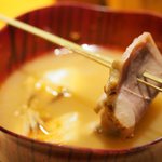 立場割烹 SSAW - 季節のぜいたく御膳 1000円 の鴨汁の鴨刺しのせ