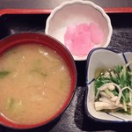 Shabu Shabu Nihonryouri Kanekyuu - 真鯛とサーモンの漬け丼（ランチ）