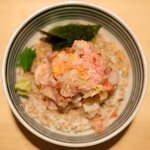 日本橋海鮮丼 つじ半 神楽坂店 - ぜいたく丼 梅 1080円 のまぐろ、中落ち、いか、数の子、胡瓜、つぶ貝、ミル貝、海老、いくら、ねぎ、海苔、胡麻