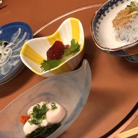 いけす無門 新宿 - とらふぐ刺、すじこ、梅水晶、とらふぐ白子ポン酢