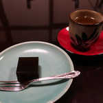 美榮 - 黒糖の寒天とさんぴん茶