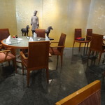 中国料理 「王朝」 - 広々とした店内