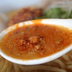 中華そば 味万 - 辛肉味噌を和えて♪